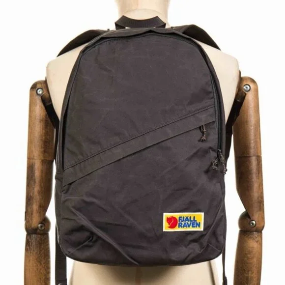 Fjall Raven Vardag Black Backpack - Adult Size 25L - Picture 3 of 3